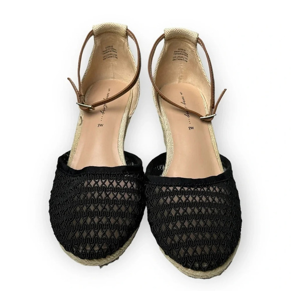 In Every Story Penningtons Wide Wedge Shoes Lace  Toe 9 - Picture 4 of 10